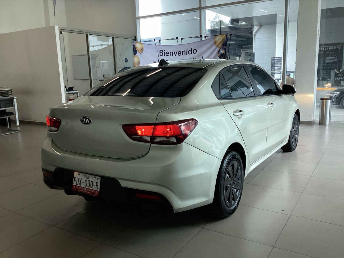 2020 Kia KIA RIO SEDAN 4p L L4/1.6 Man