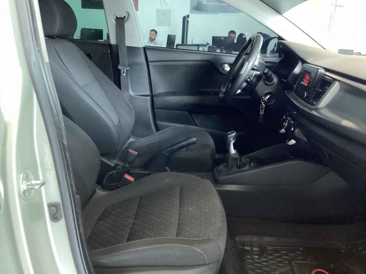2020 Kia KIA RIO SEDAN 4p L L4/1.6 Man