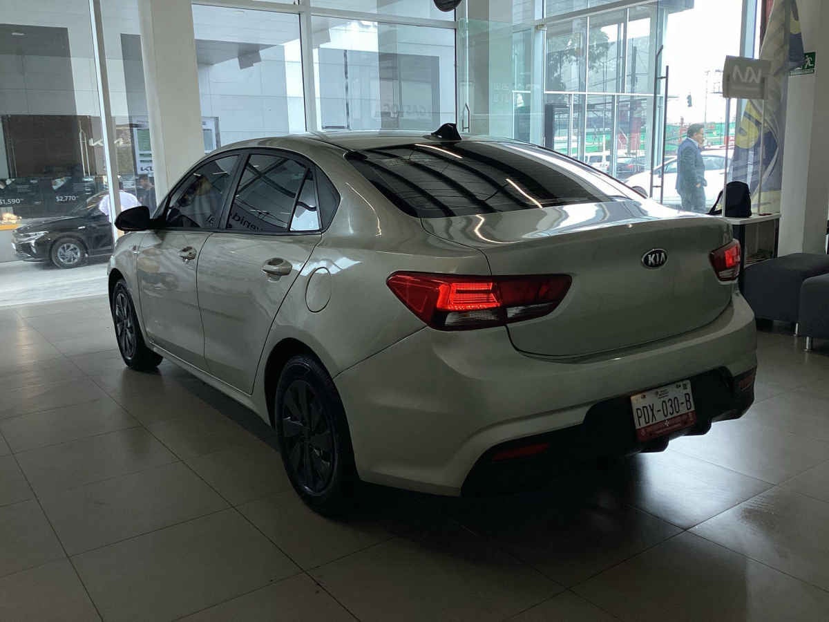 2020 Kia KIA RIO SEDAN 4p L L4/1.6 Man