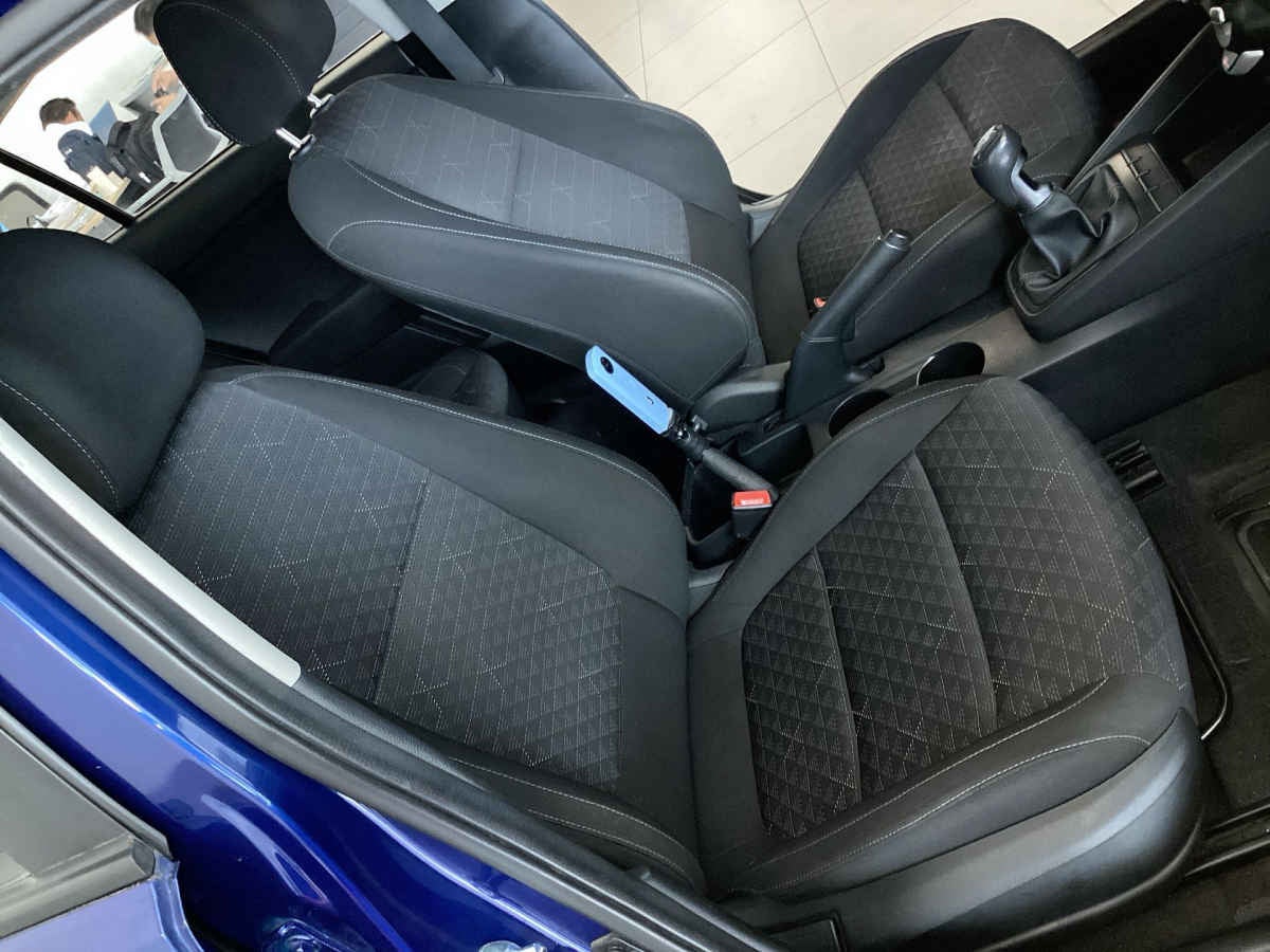 2023 Kia KIA RIO SEDAN 4p L L41.6 Man