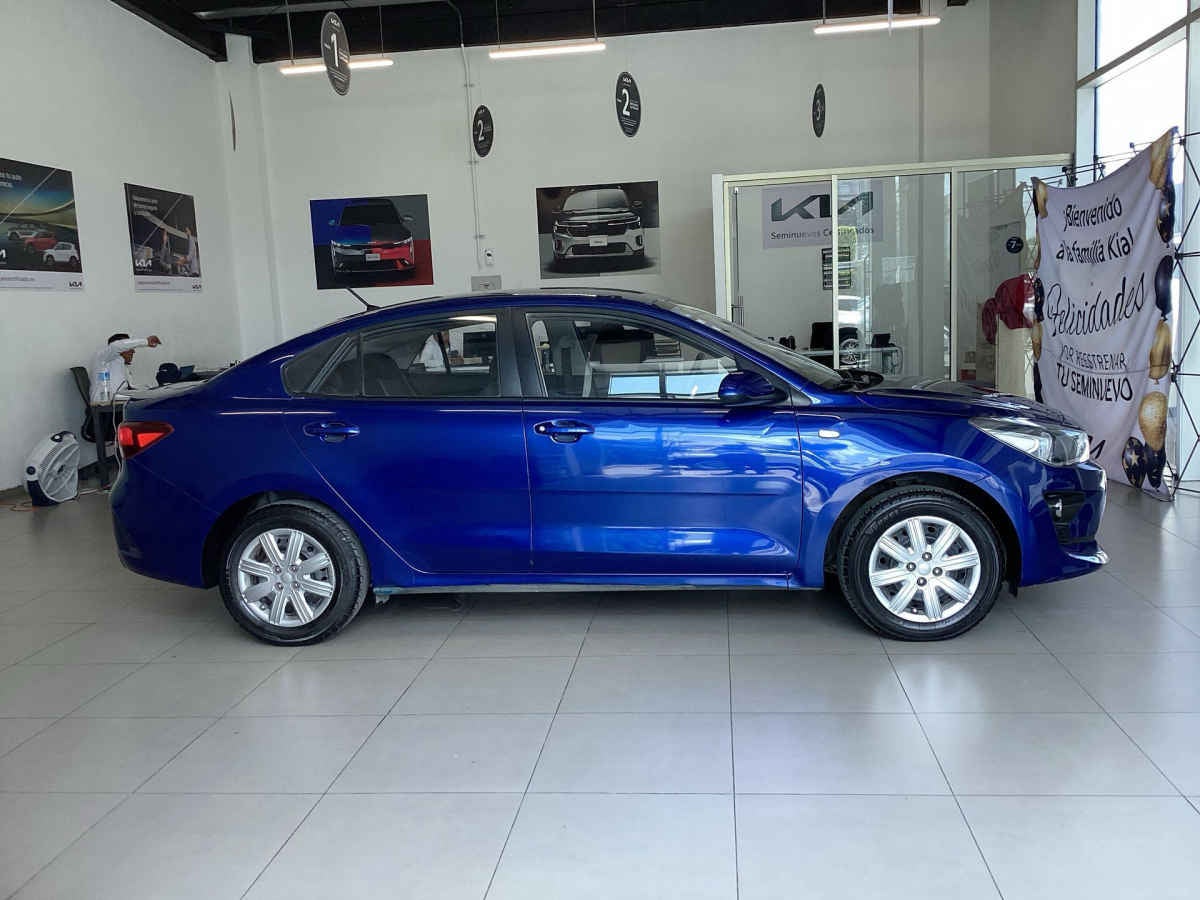 2023 Kia KIA RIO SEDAN 4p L L41.6 Man