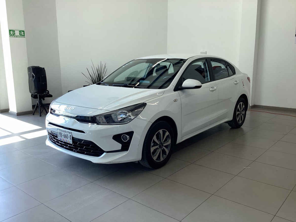 2023 Kia KIA RIO SEDAN 4p LX L4/1.6 Man