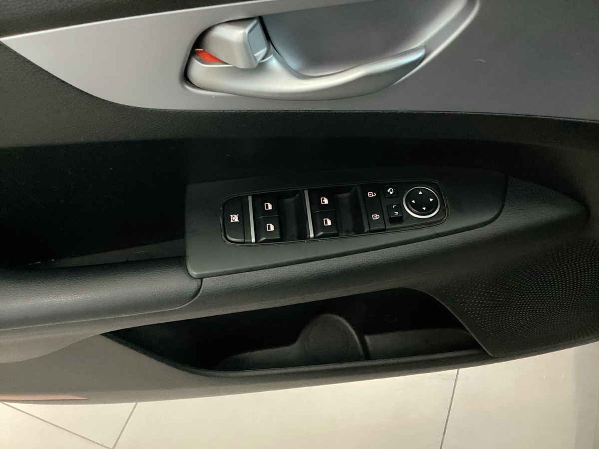 2024 Kia FORTE SEDAN 4p LX L4/2.0 Man