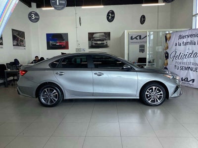 2024 Kia FORTE SEDAN 4p LX L4/2.0 Man