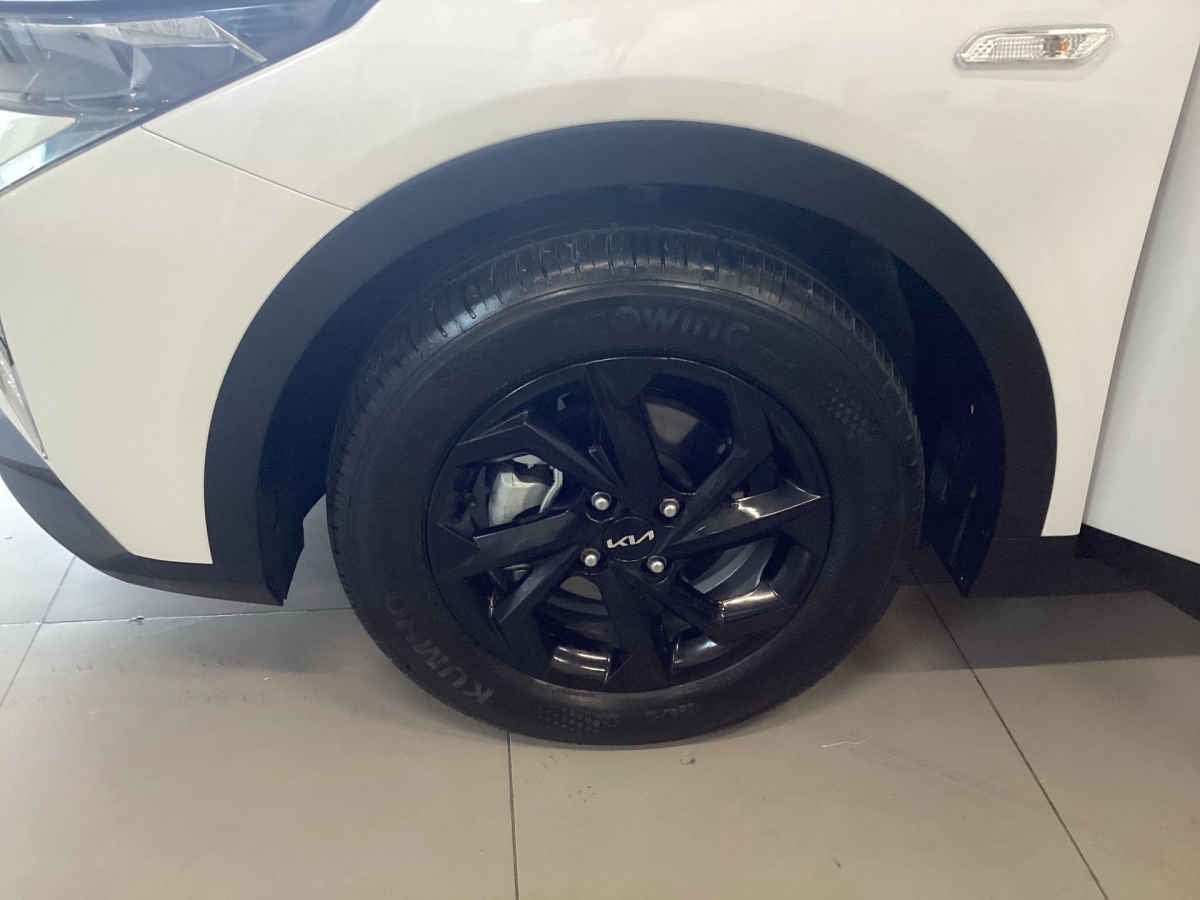 2027 Kia K3 4p LX L4/1.6 Aut
