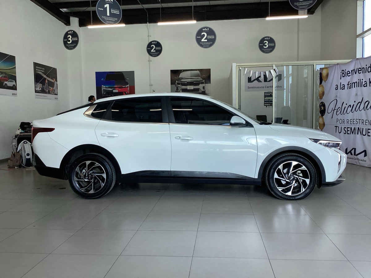 2025 Kia K3 4p EX Pack L4/1.6 Aut