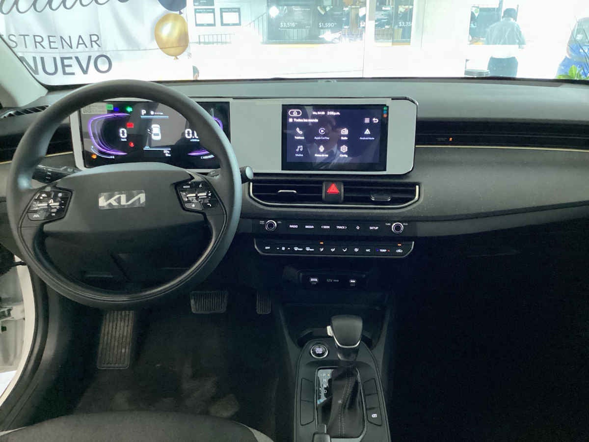 2027 Kia K3 5p EX L4/1.6 Aut