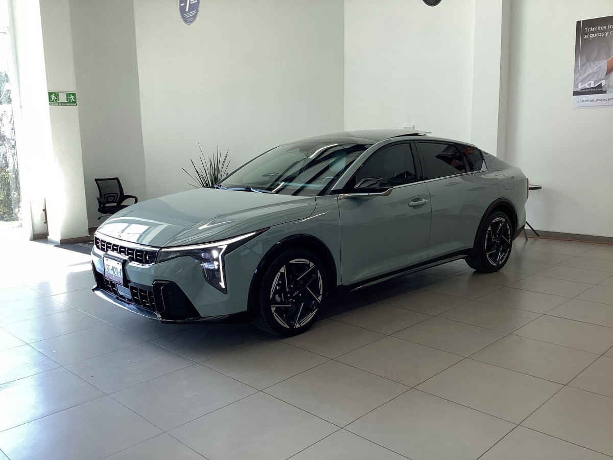 2026 Kia K4 4p GT Line L4/2.0 Aut