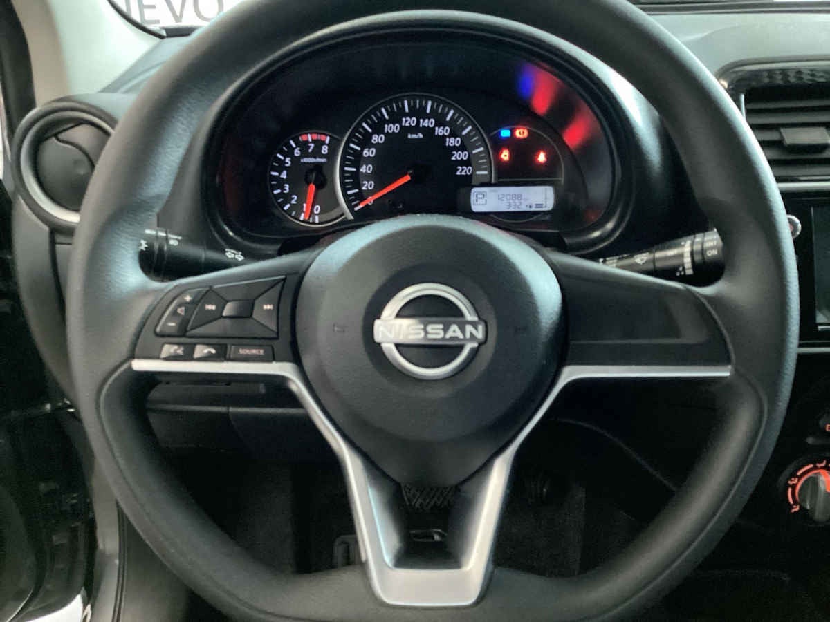 2025 Nissan March 5p Advance L4/1.6 Aut