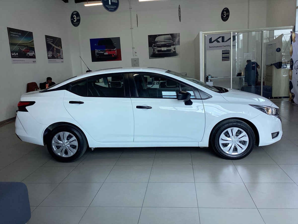 2024 Nissan Versa 4p Sense L4/1.6 Man