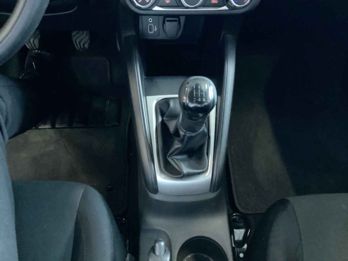 2024 Nissan Versa 4p Sense L4/1.6 Man