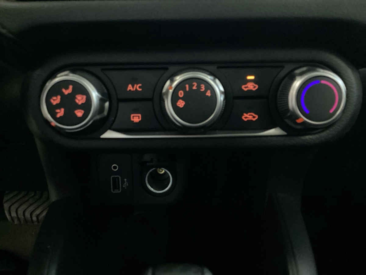 2025 Nissan Versa 4p Sense L4/1.6 Aut