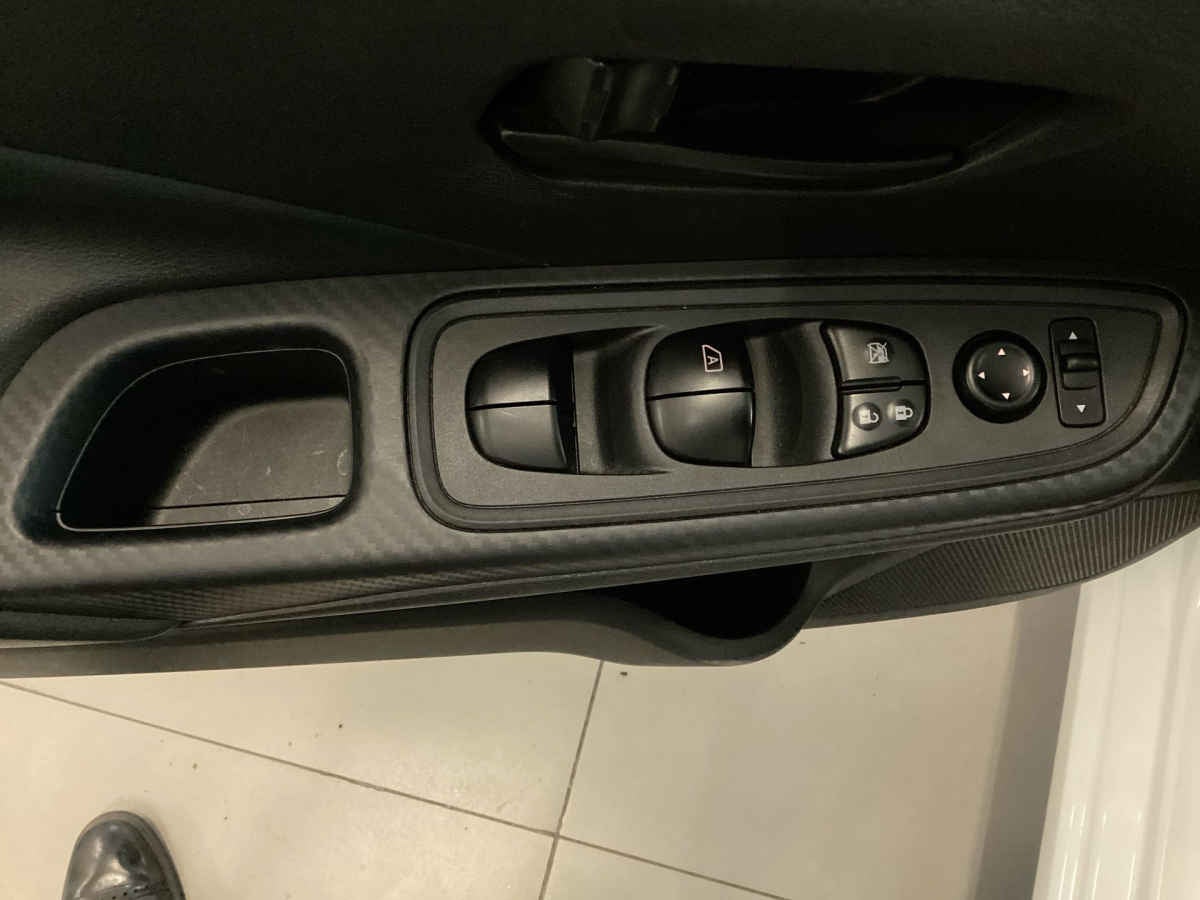 2025 Nissan Versa 4p Sense L4/1.6 Aut