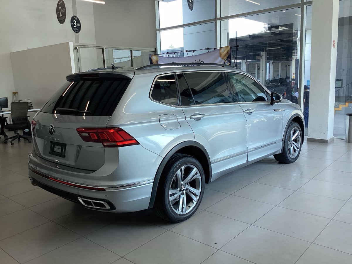 2022 Volkswagen Tiguan 5p R-Line L4/1.4/T Aut