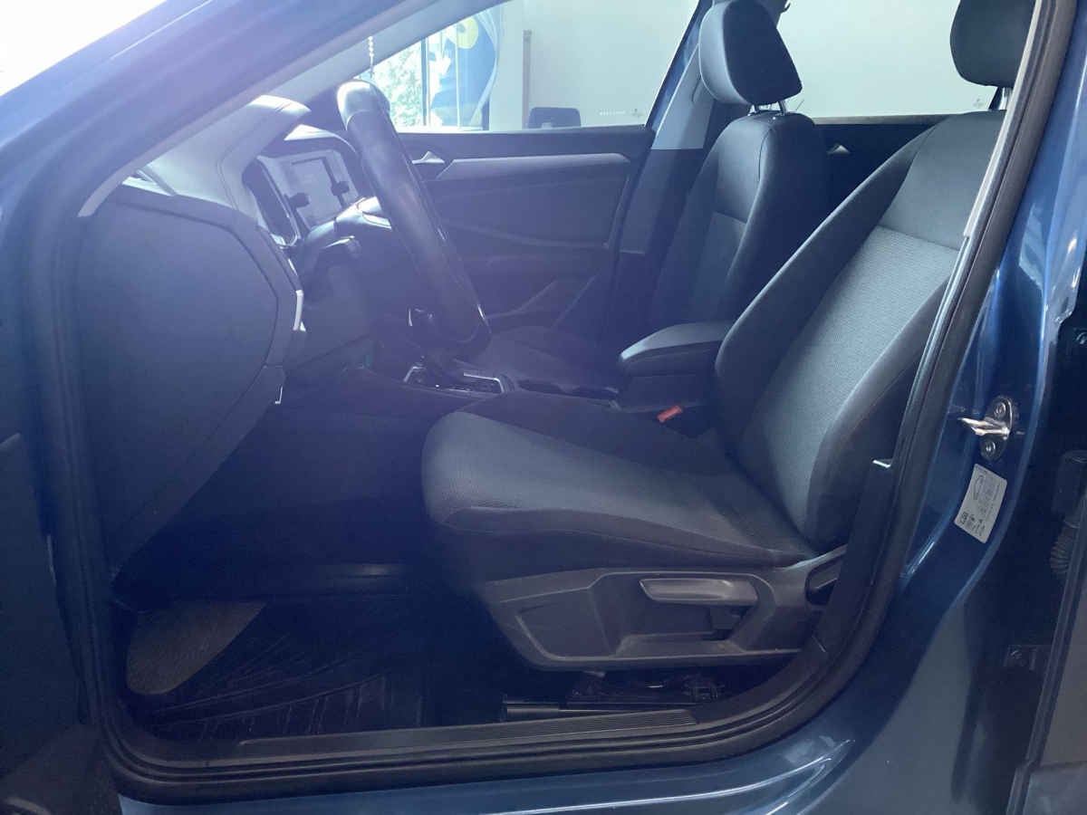 2021 Volkswagen Jetta 4p Trendline L4/1.4/T Aut