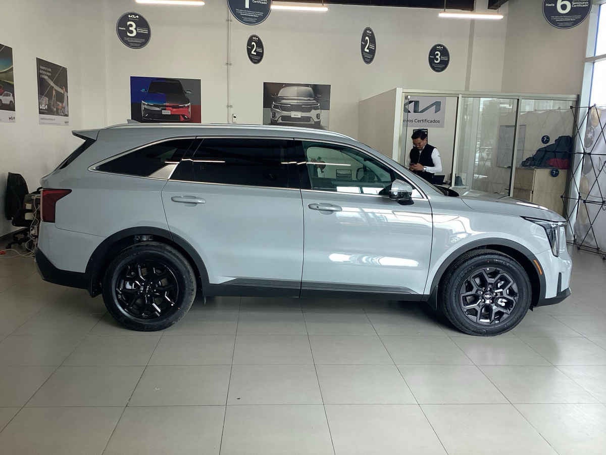 2026 Kia Sorento 5p SXL L4/2.5/T Aut