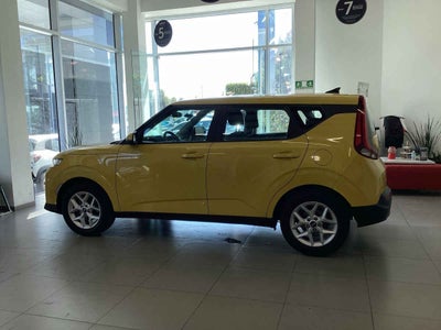 2020 Kia Soul 5p LX  1.6l  121 HP  TM6  RA-16"