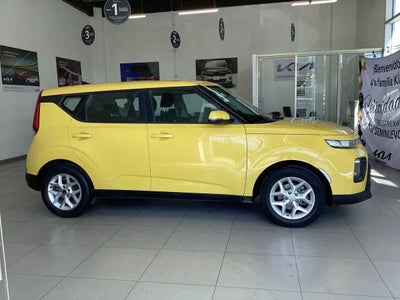 2020 Kia Soul 5p LX  1.6l  121 HP  TM6  RA-16"