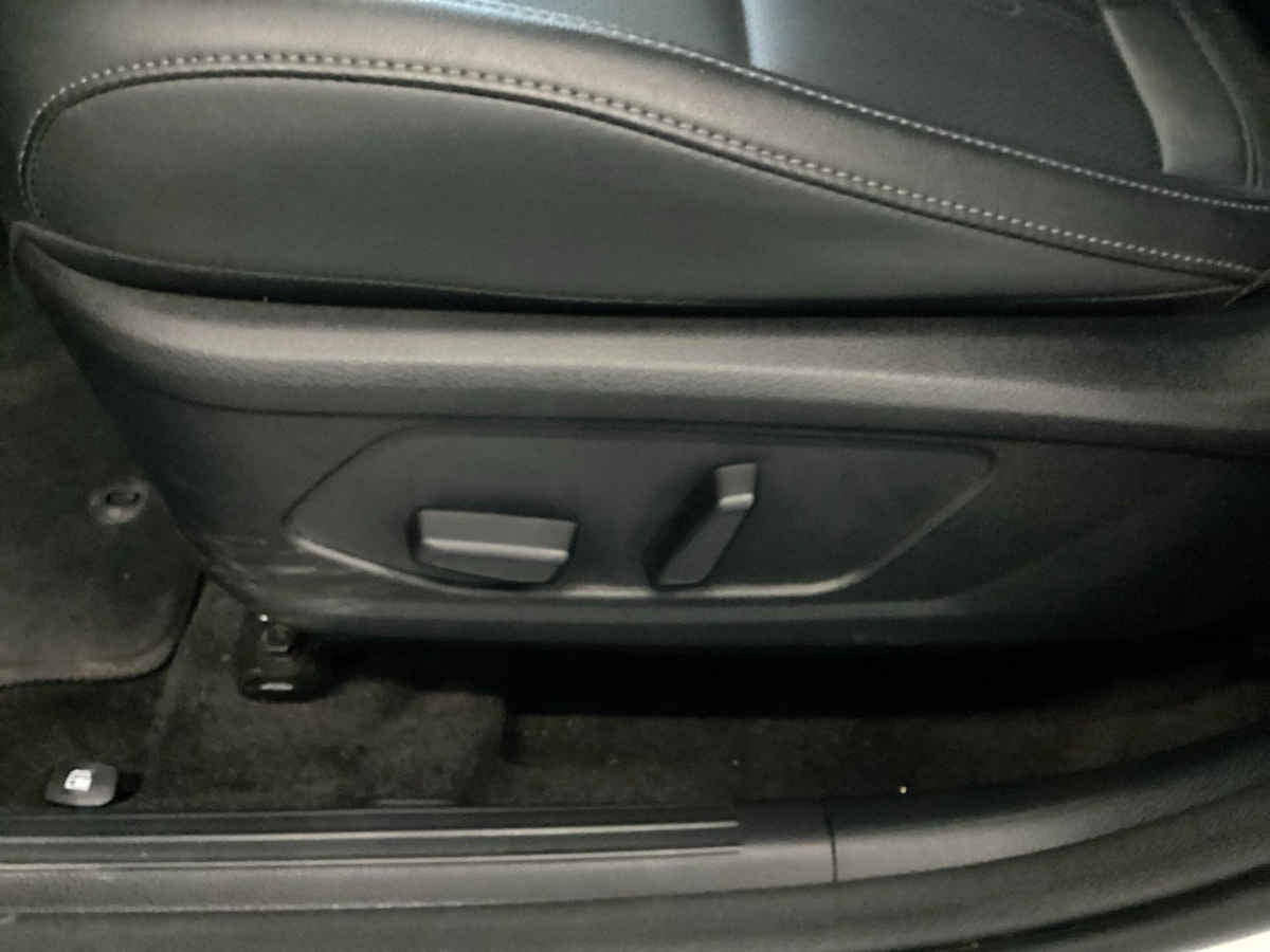 2026 Kia SELTOS 5p SXL L4/1.4/T Aut