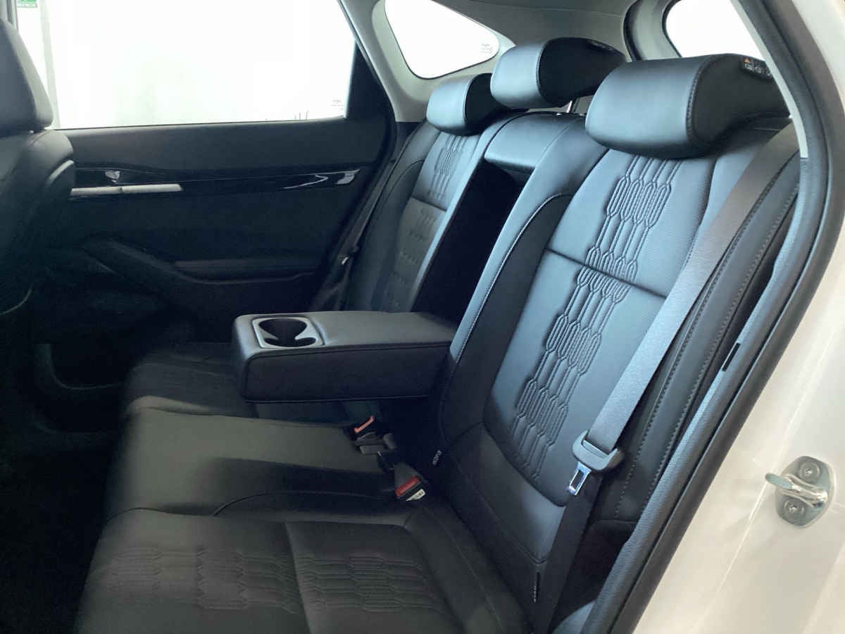 2026 Kia SELTOS 5p SXL L4/1.4/T Aut