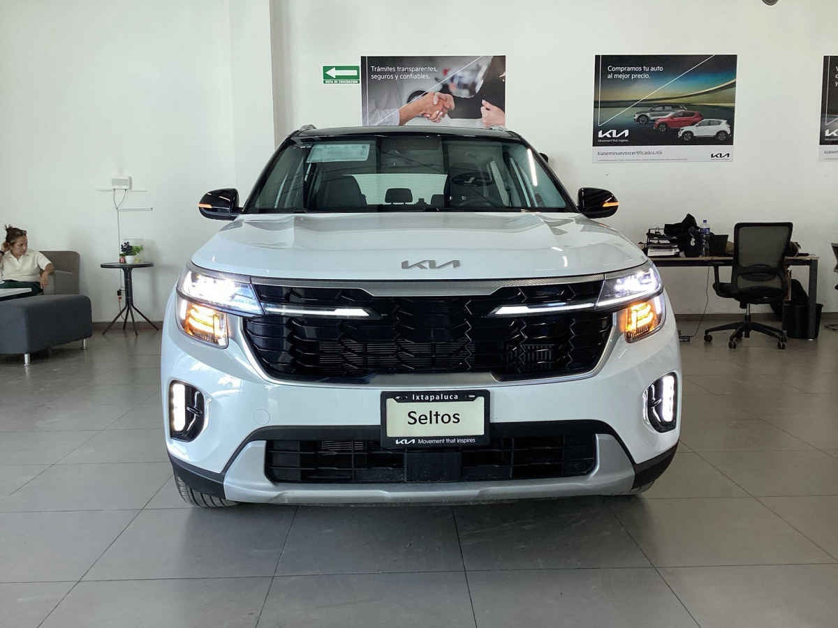 2026 Kia SELTOS 5p SXL L4/1.4/T Aut