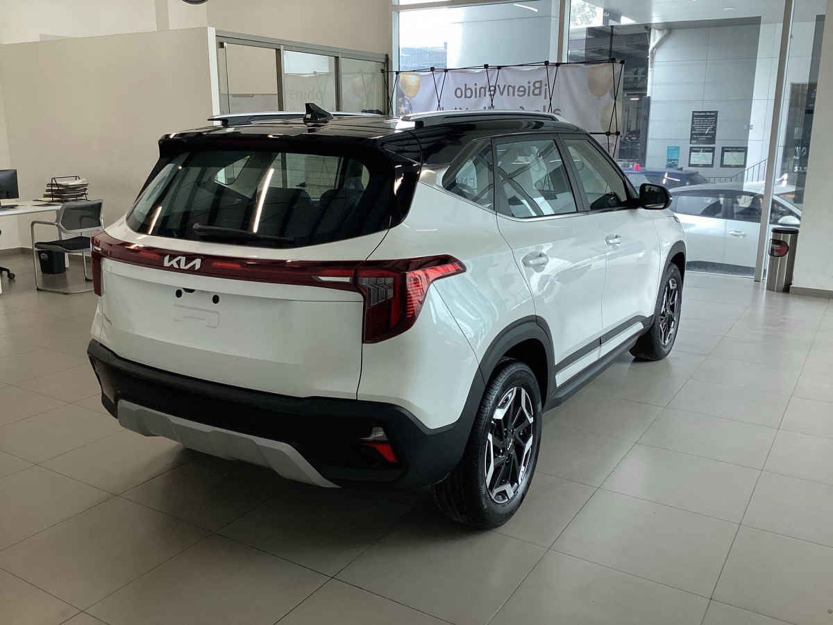2026 Kia SELTOS 5p SXL L4/1.4/T Aut