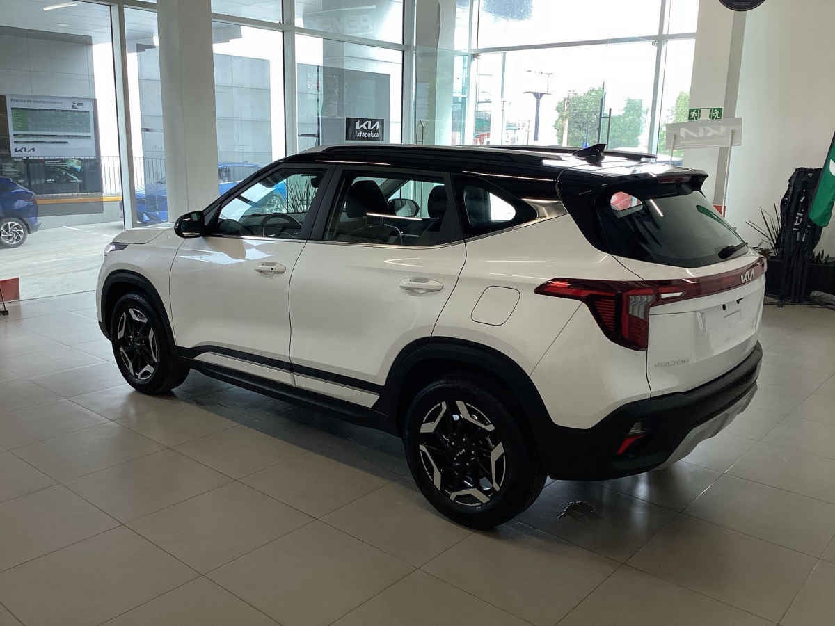 2026 Kia SELTOS 5p SXL L4/1.4/T Aut