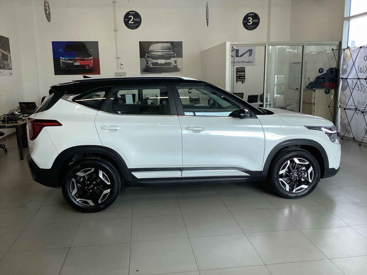 2026 Kia SELTOS 5p SXL L4/1.4/T Aut