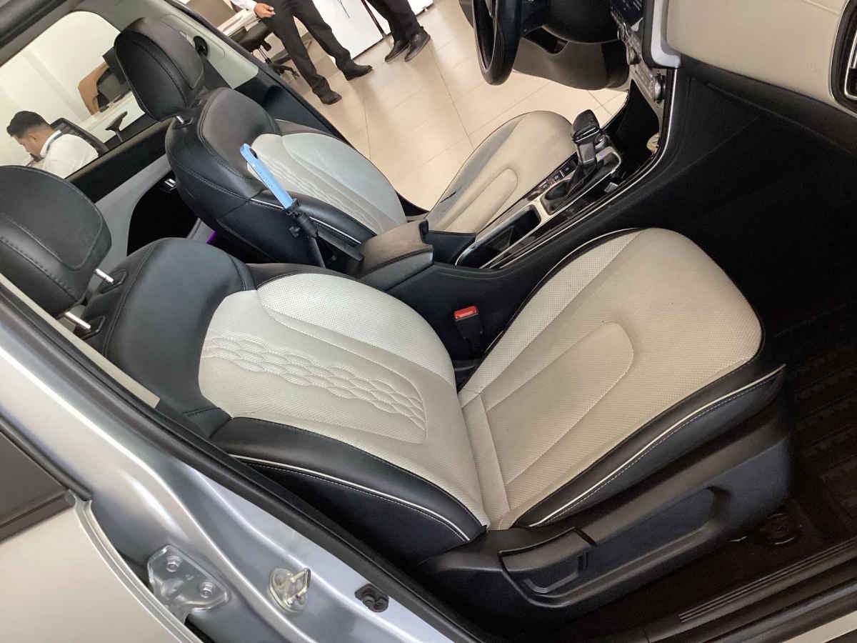 2022 Hyundai Creta Grand 5p Limited L4/2.0 Aut