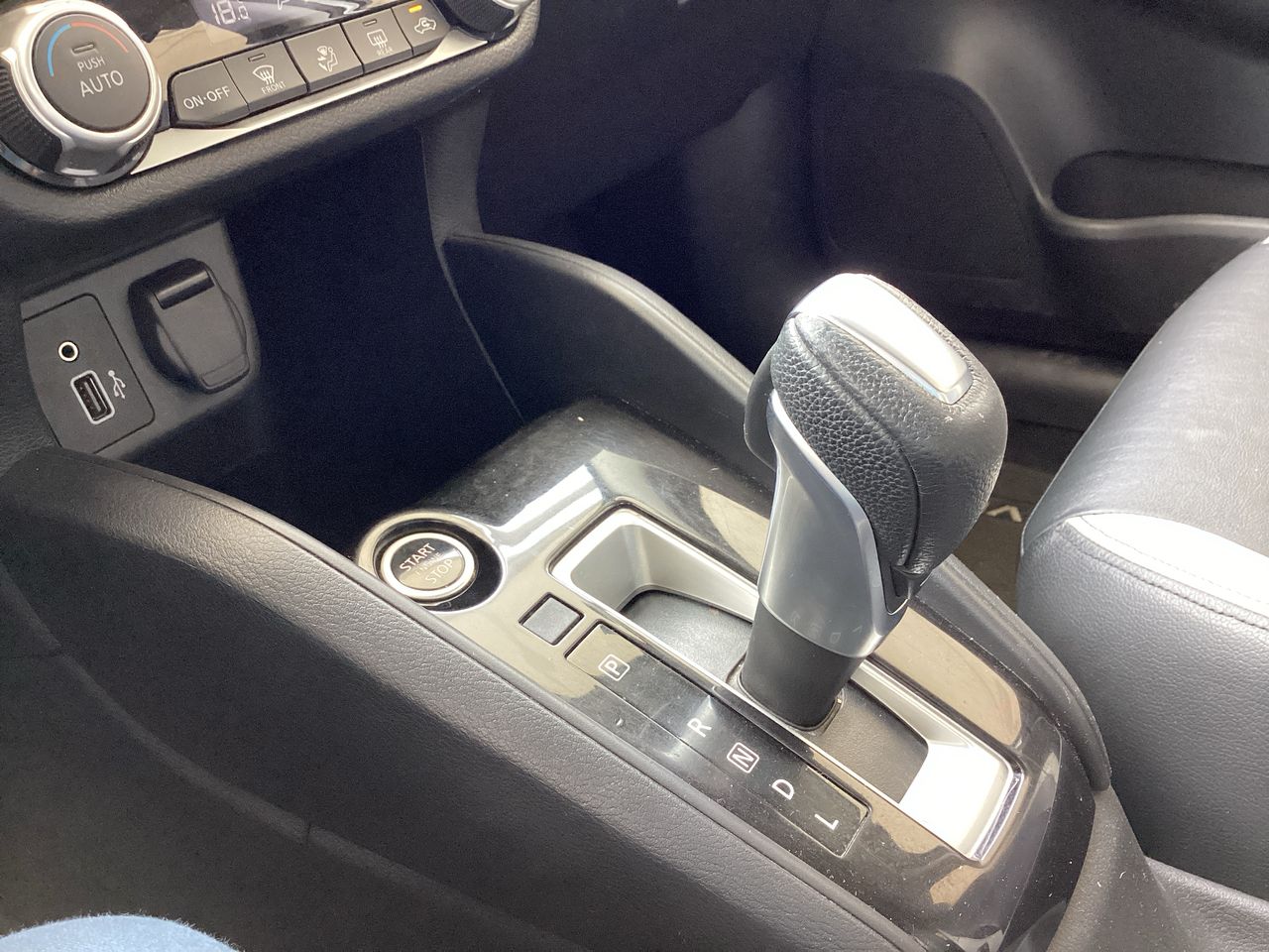 2021 Nissan Versa VERSA PLATINUM CVT