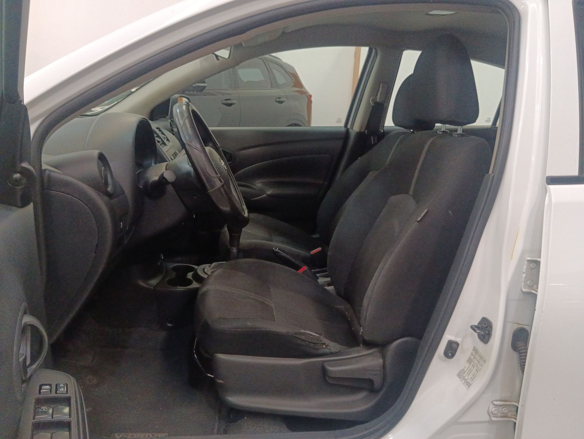 2023 Nissan V-Drive 1.6 A/C  Mt