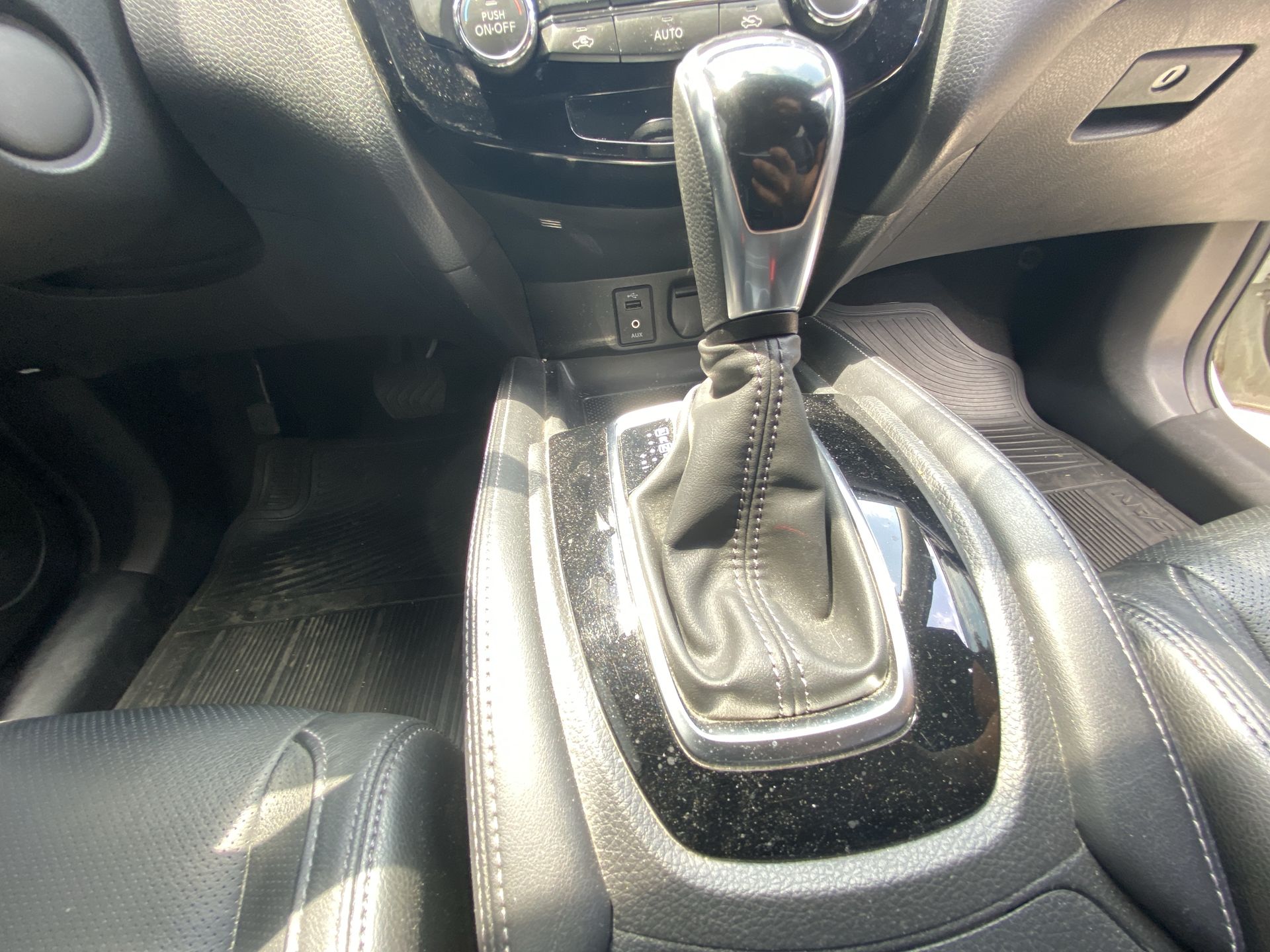 2019 Nissan X-Trail 2.5 Exclusive 2 Filas Cvt