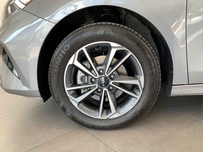 2024 Kia FORTE SEDAN 4p EX L4/2.0 Aut