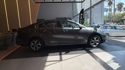 2021 Kia FORTE SEDAN 4p EX L4/2.0 Aut