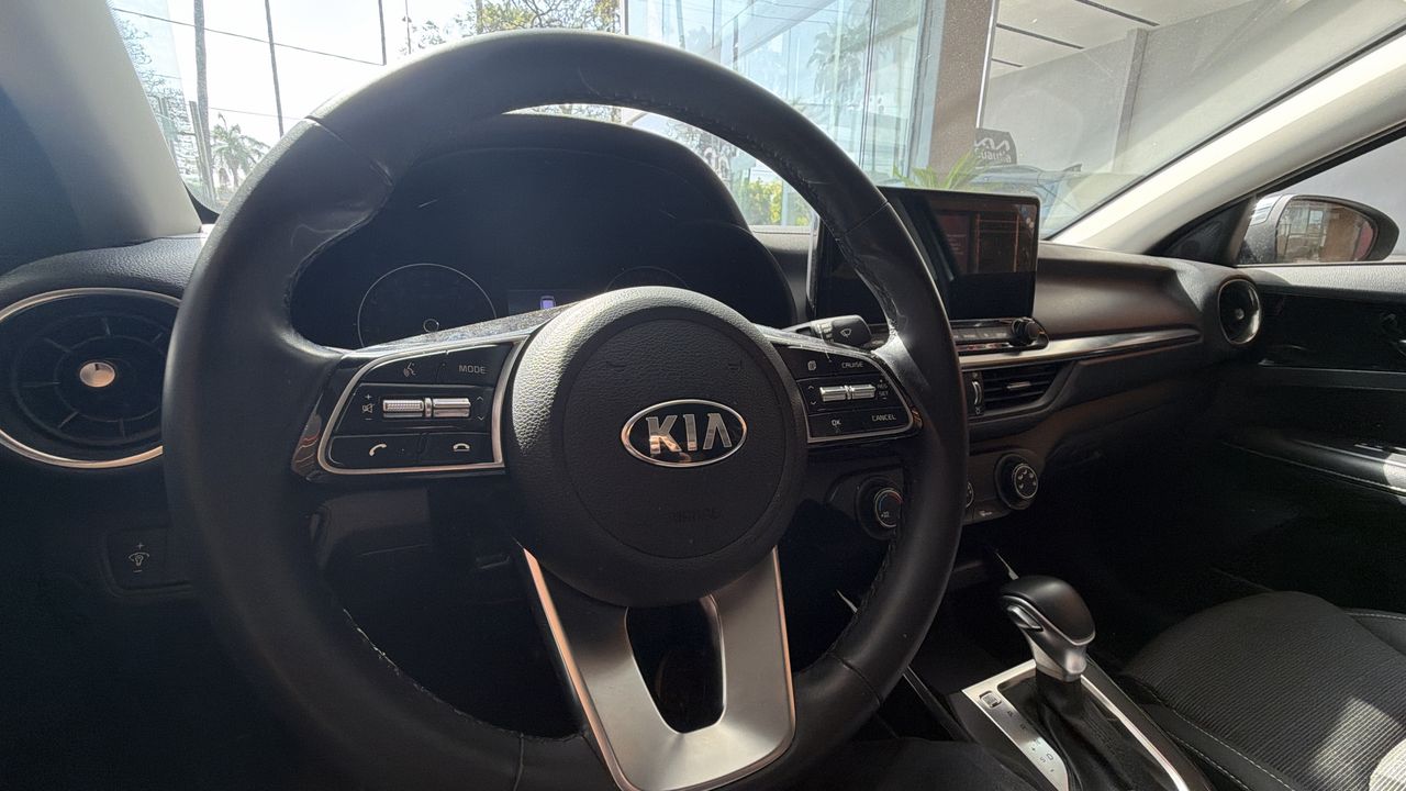 2021 Kia FORTE SEDAN 4p EX L4/2.0 Aut
