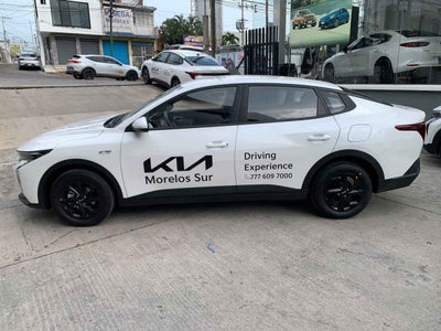 2027 Kia K3 4p LX L4/1.6 Aut