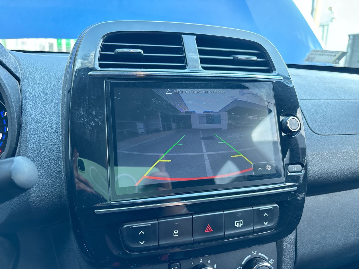 2024 Renault Kwid 1.0 Outsider Mt