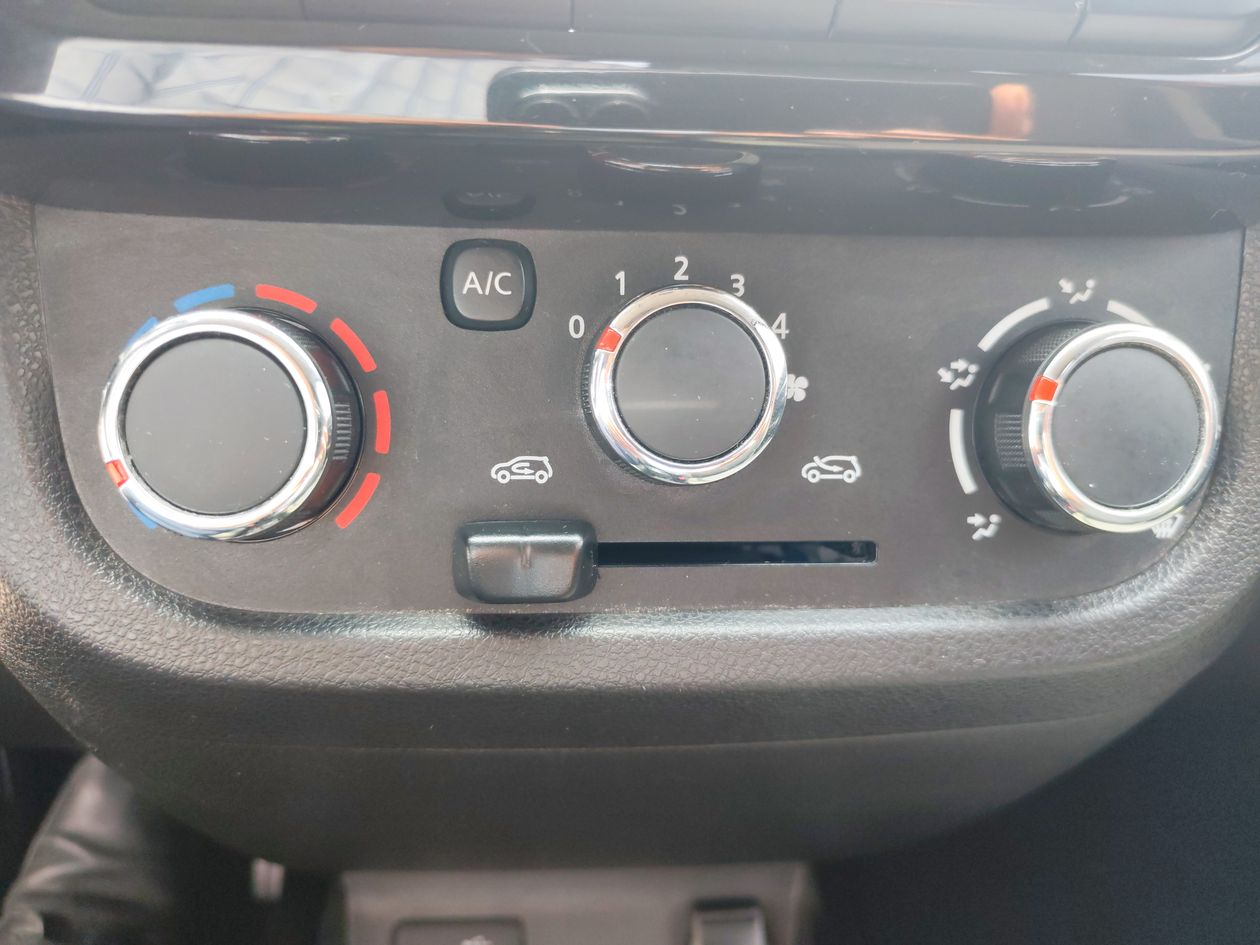 2024 Renault Kwid 1.0 Outsider Mt