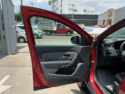 2023 Renault Duster ICONIC CVT