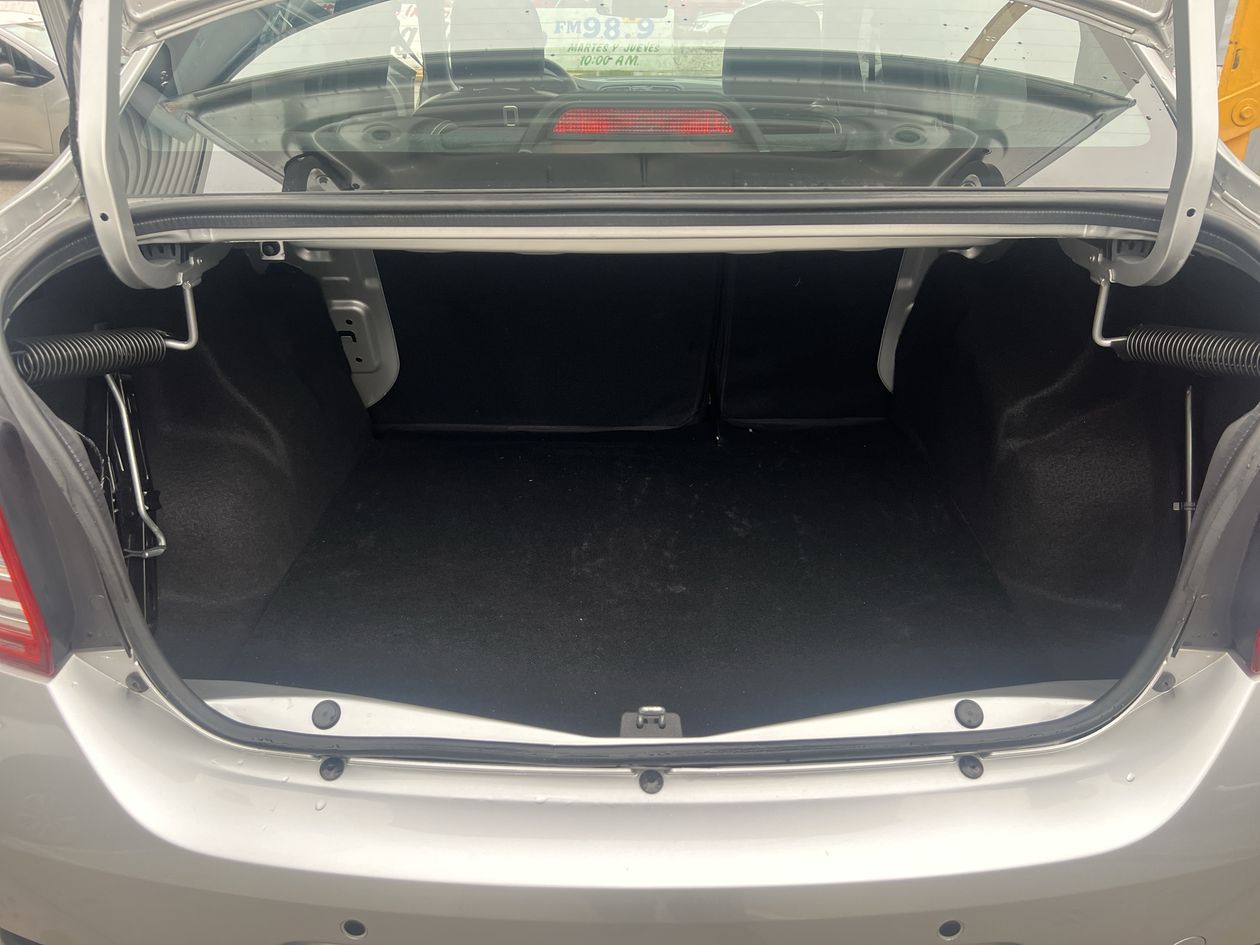 2024 Renault Logan 1.6 Intens Mt