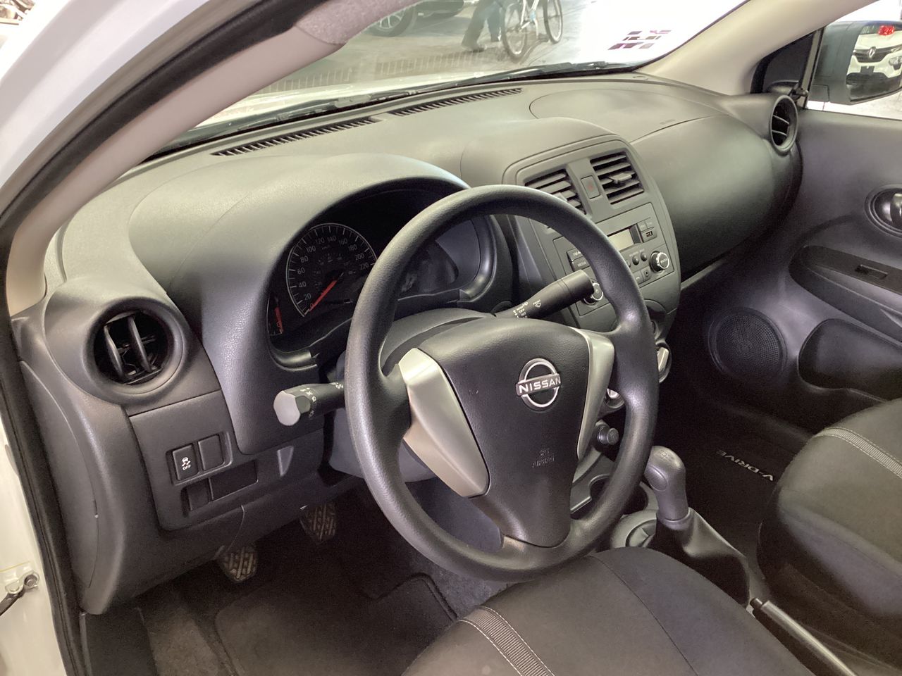2025 Nissan V-Drive 1.6 A/C  Mt