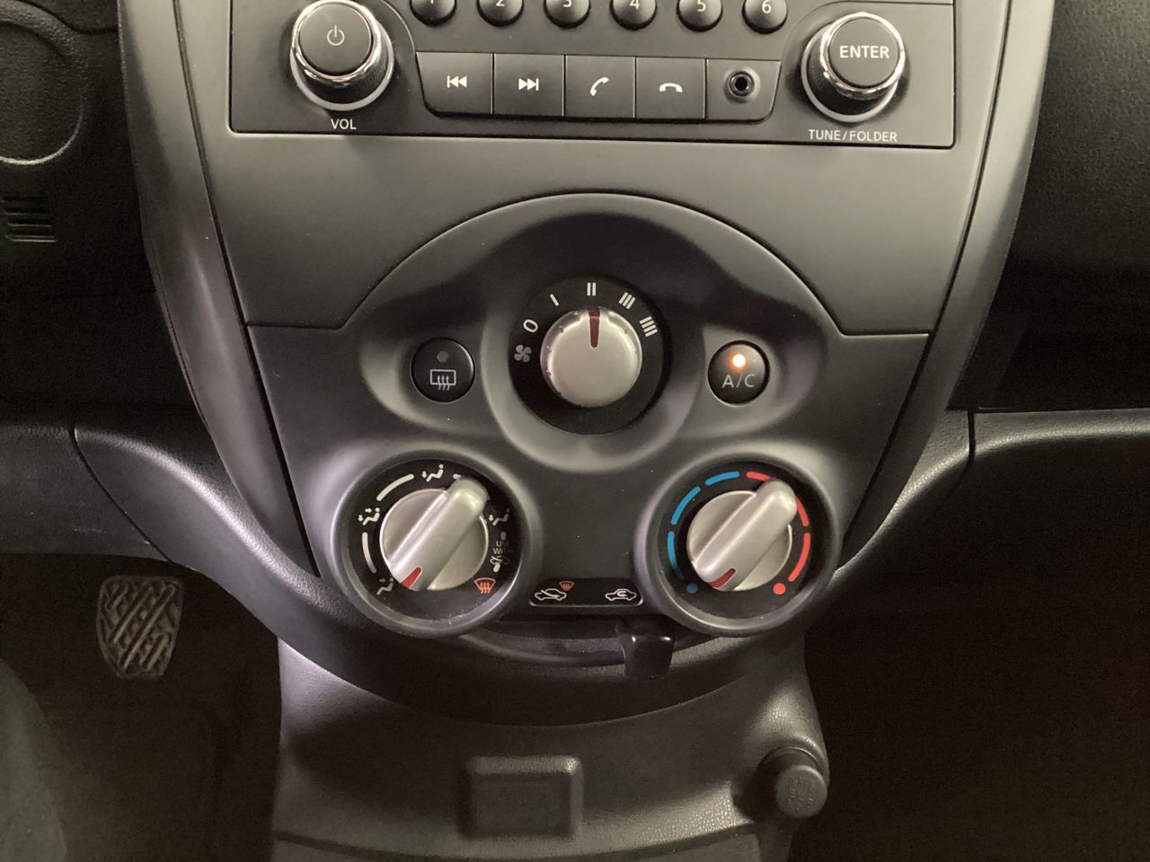 2025 Nissan V-Drive 1.6 A/C  Mt