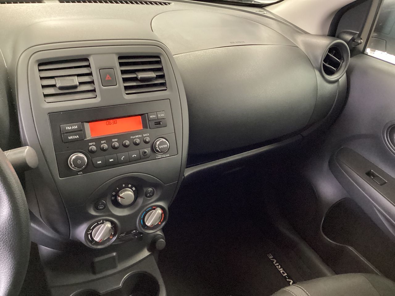 2025 Nissan V-Drive 1.6 A/C  Mt