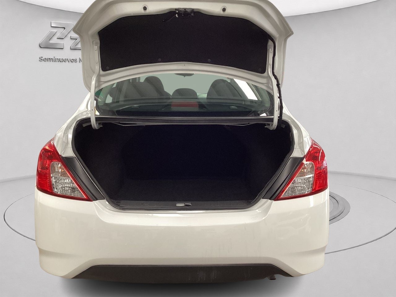 2025 Nissan V-Drive 1.6 A/C  Mt