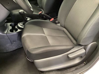 2025 Nissan V-Drive 1.6 A/C  Mt