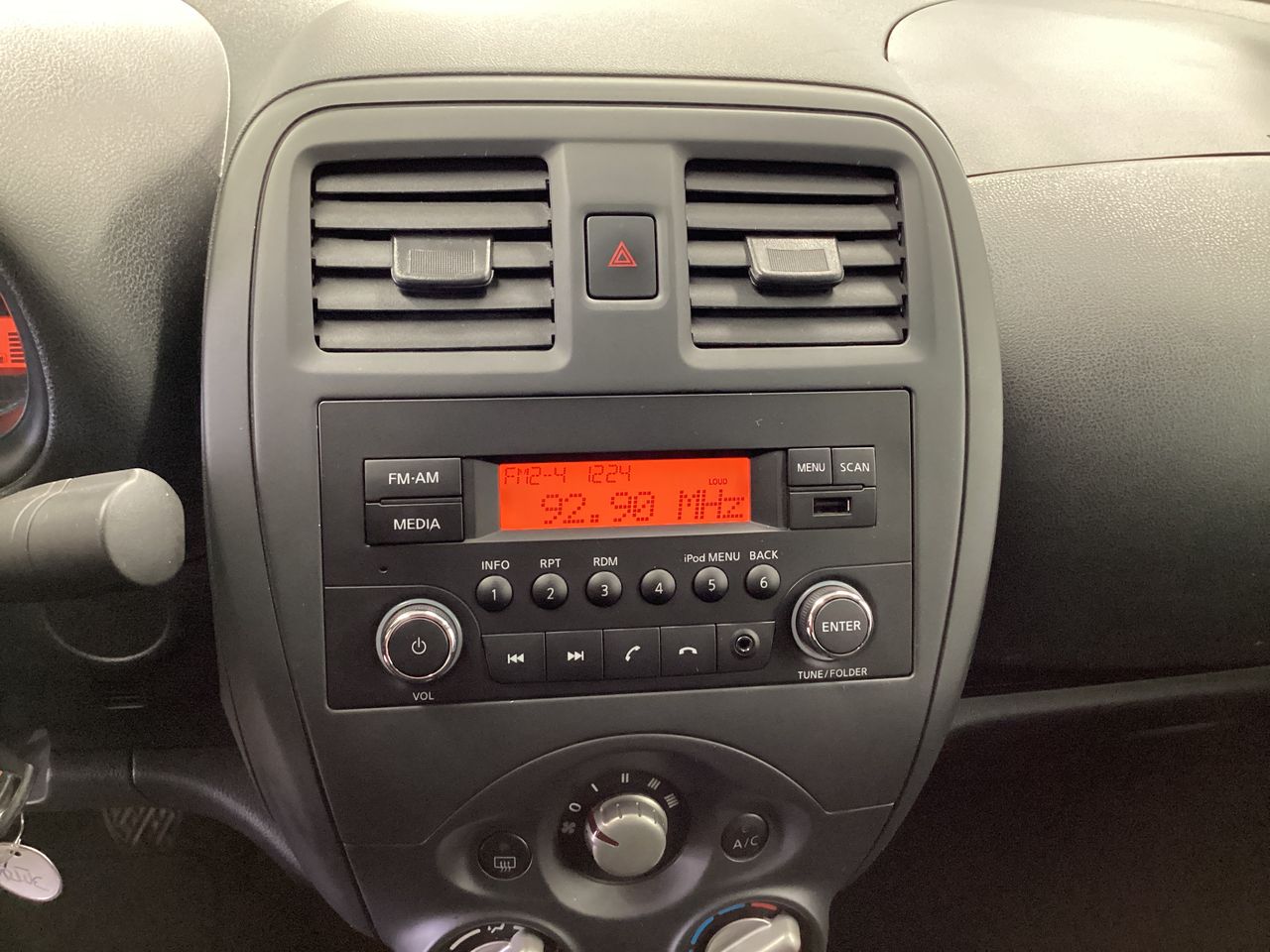 2025 Nissan V-Drive 1.6 A/C  Mt