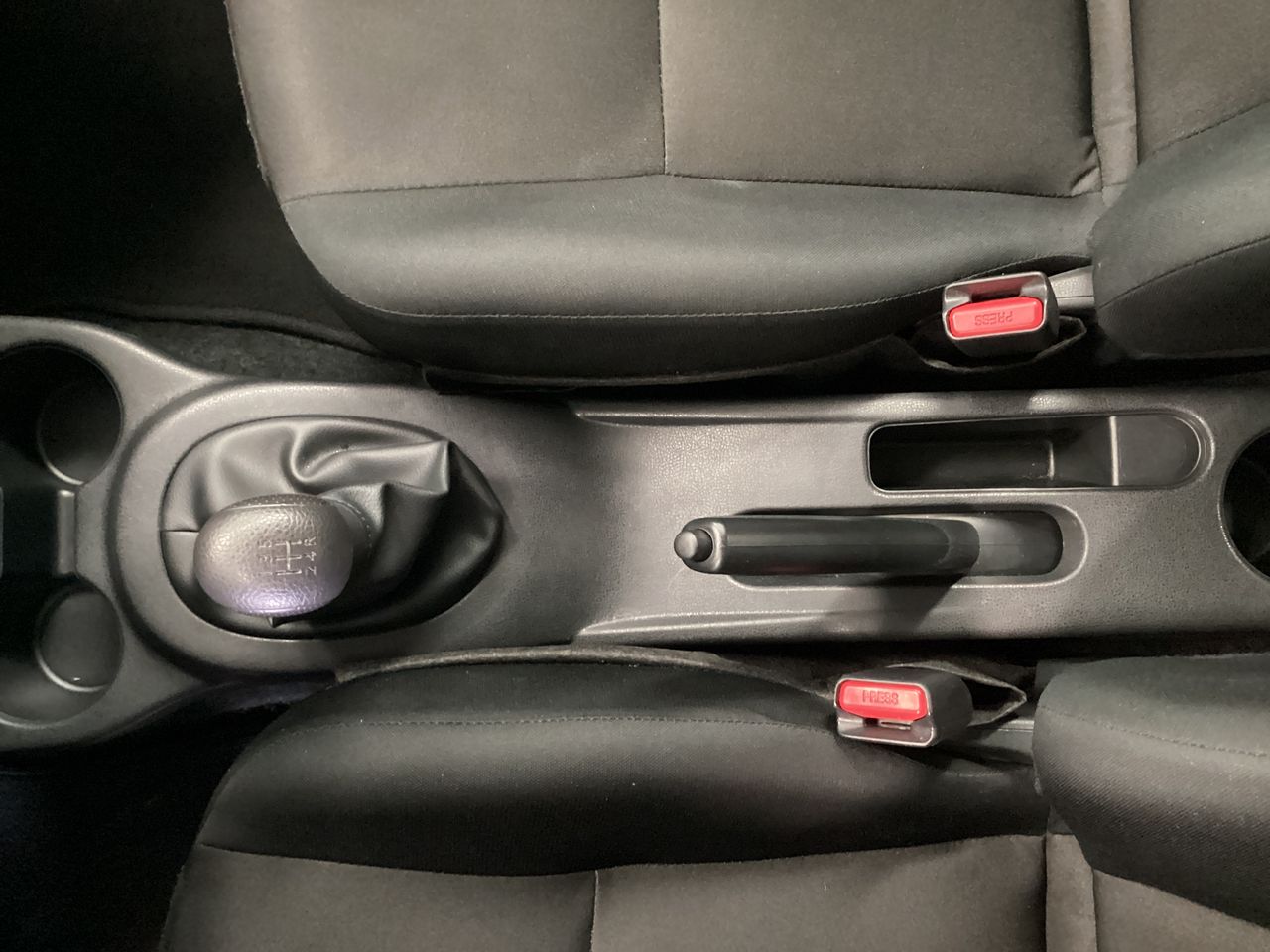 2025 Nissan V-Drive 1.6 A/C  Mt