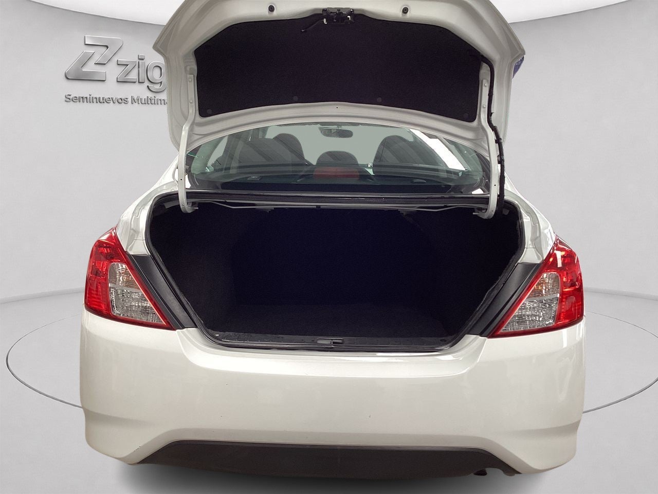 2025 Nissan V-Drive 1.6 A/C  Mt