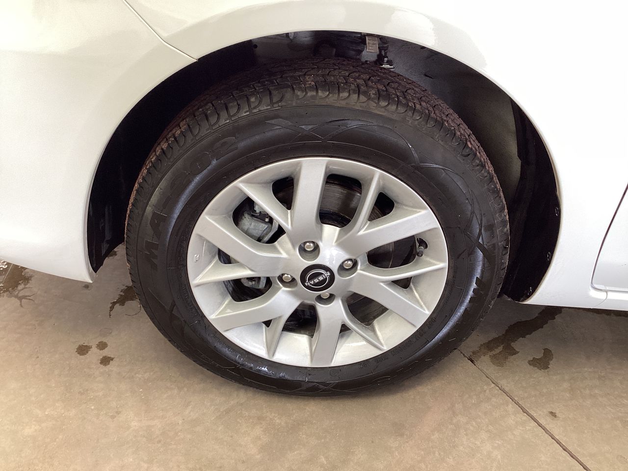 2025 Nissan V-Drive 1.6 A/C  Mt