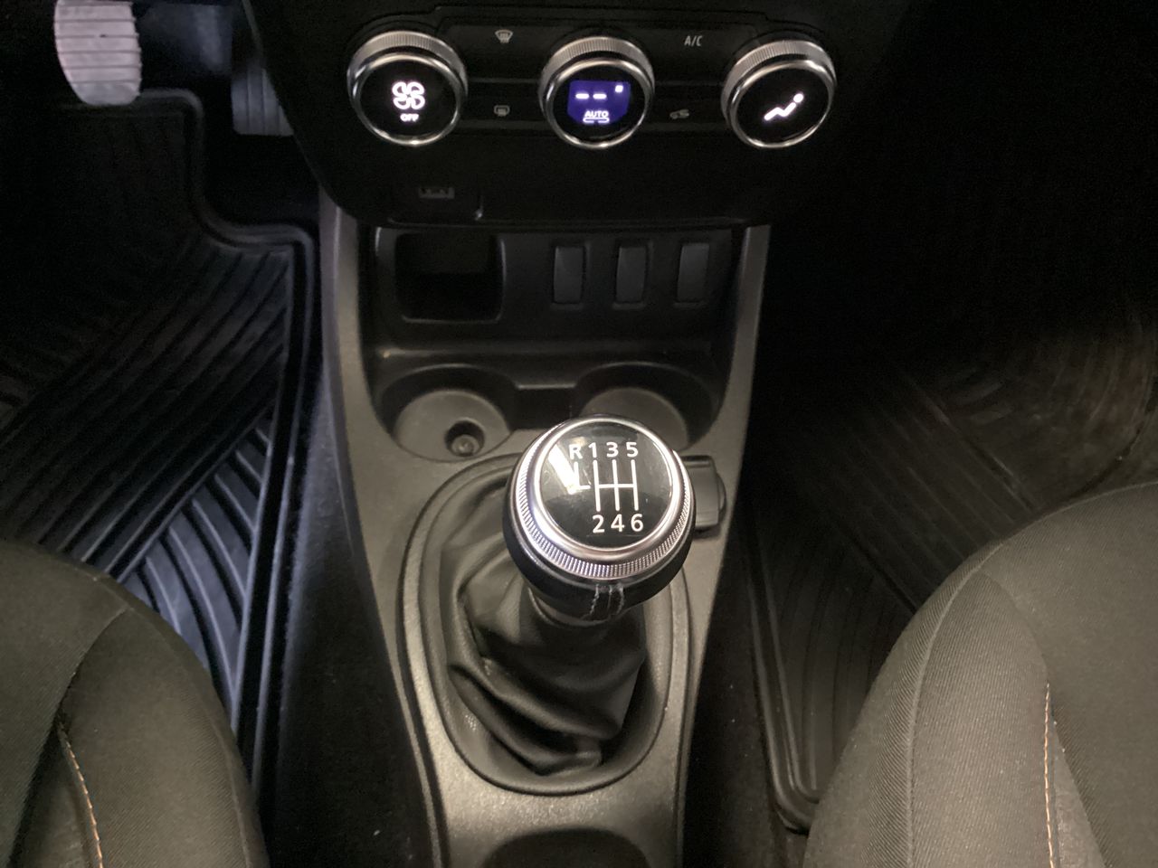 2025 Renault Oroch 1.6 Outsider Mt